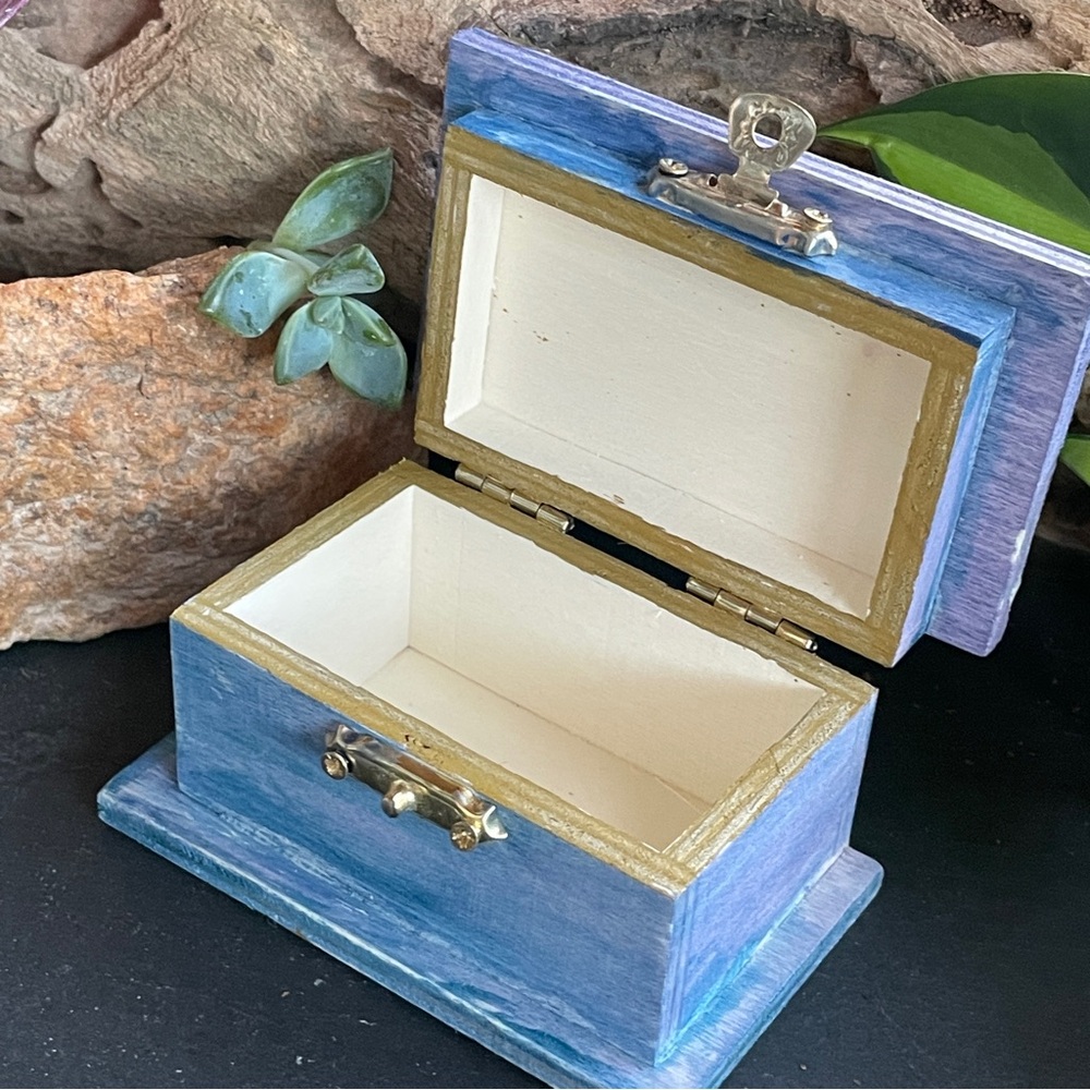 Real Sand Ocean Themed Resin Topped Jewelry Trinket Pine Box - Picture 4 of 17